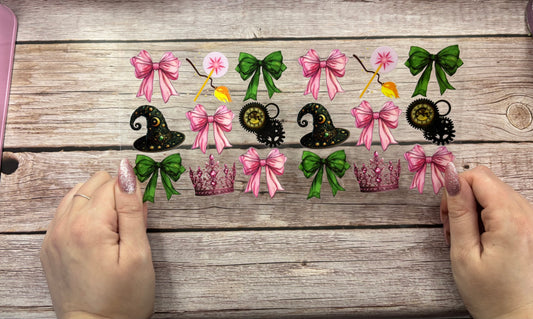 Pink bow green bow