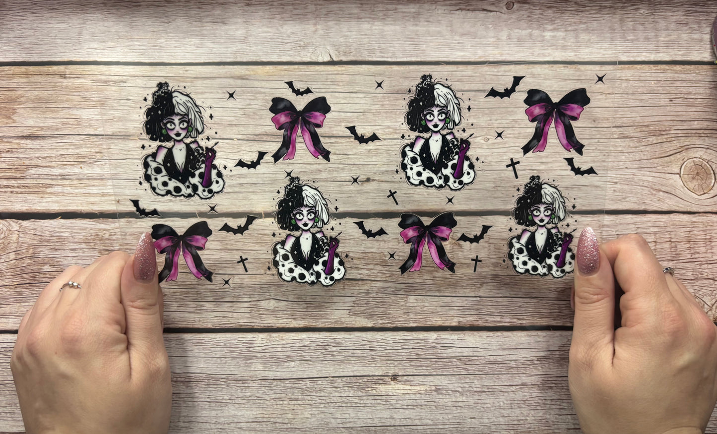 Pink bow cruella